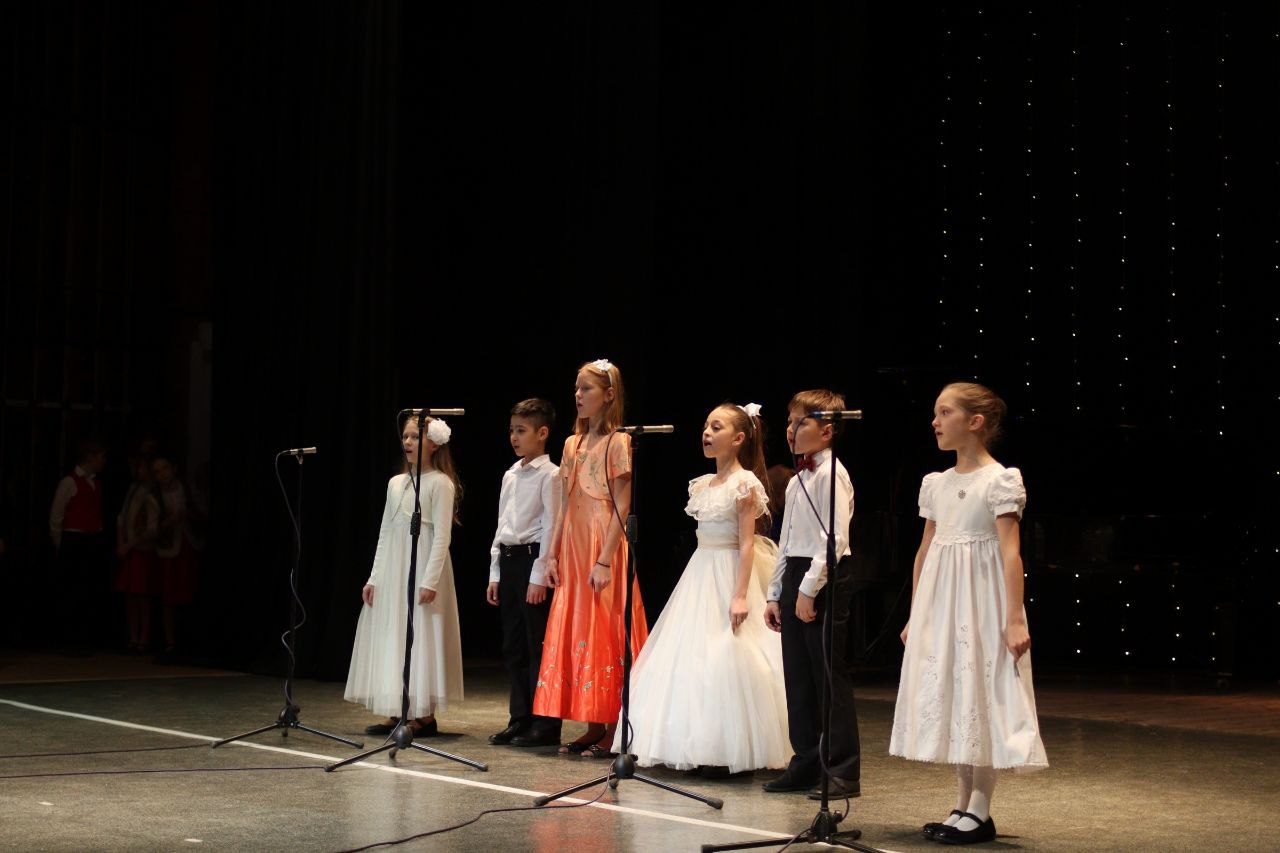 Во дворце культуры «Исток» прошел IV Открытый городской Новогодний конкурс «Звездная зима»