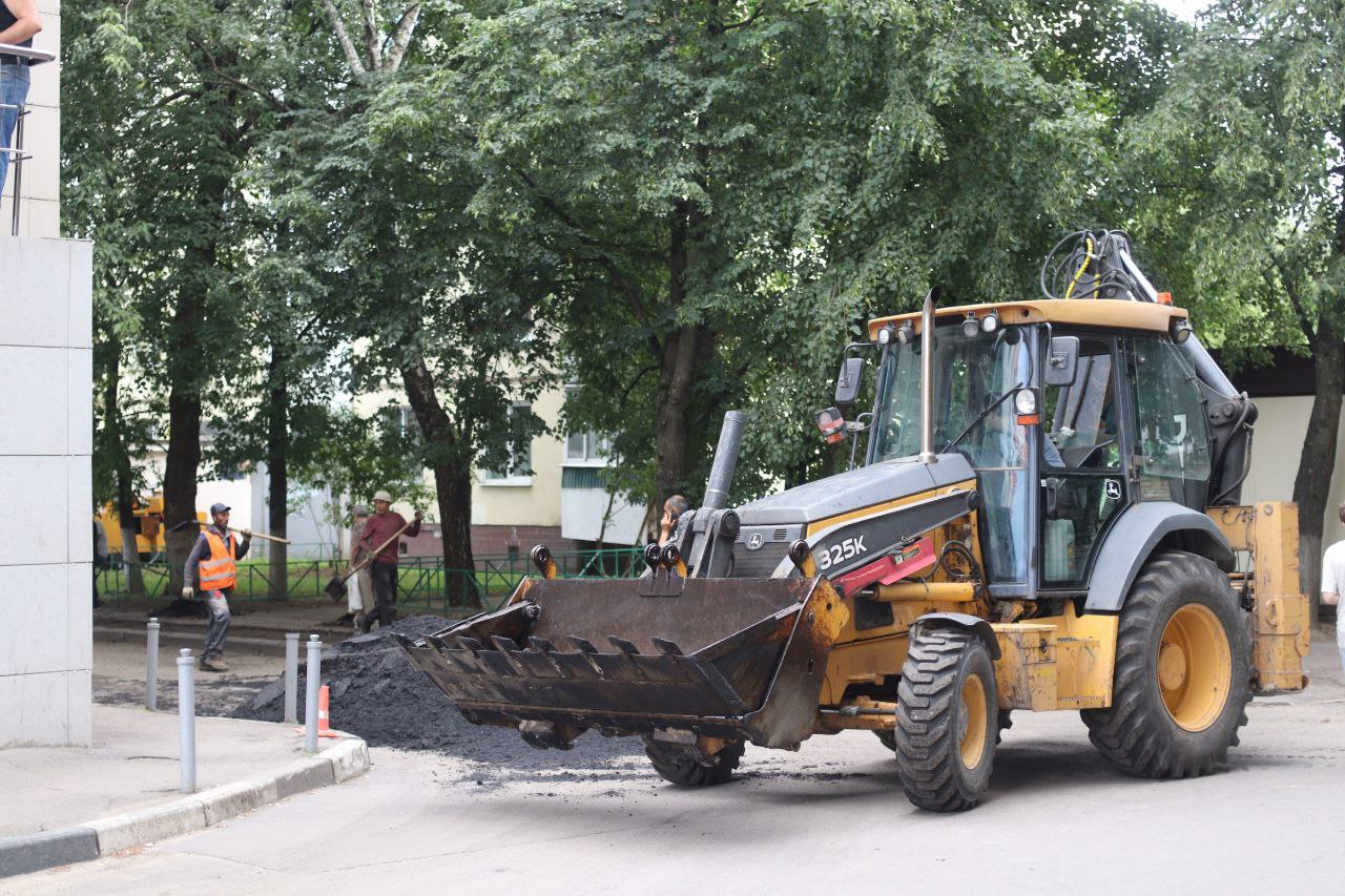 ремонт асфальтового покрытия дворовой территории проспекта Мира, д. 22