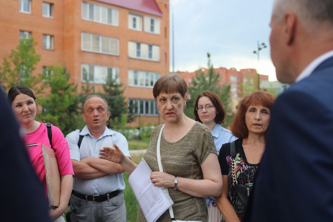 Глава городского округа Фрязино Дмитрий Воробьев провел встречу с жителями дома №18 по улице Комсомольской