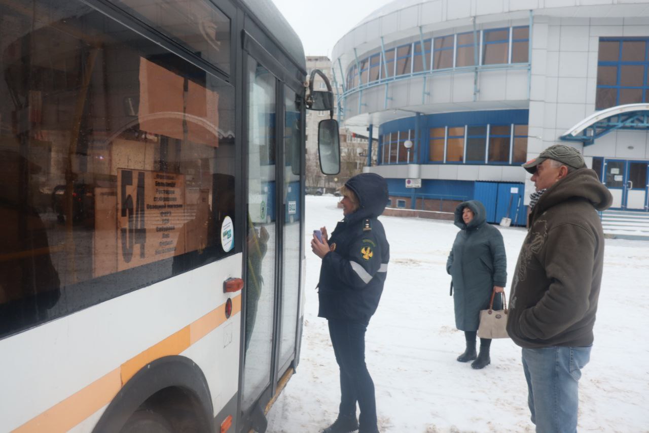 Сегодня в Наукограде проведен мониторинг санитарно-технического состояния автобусов.