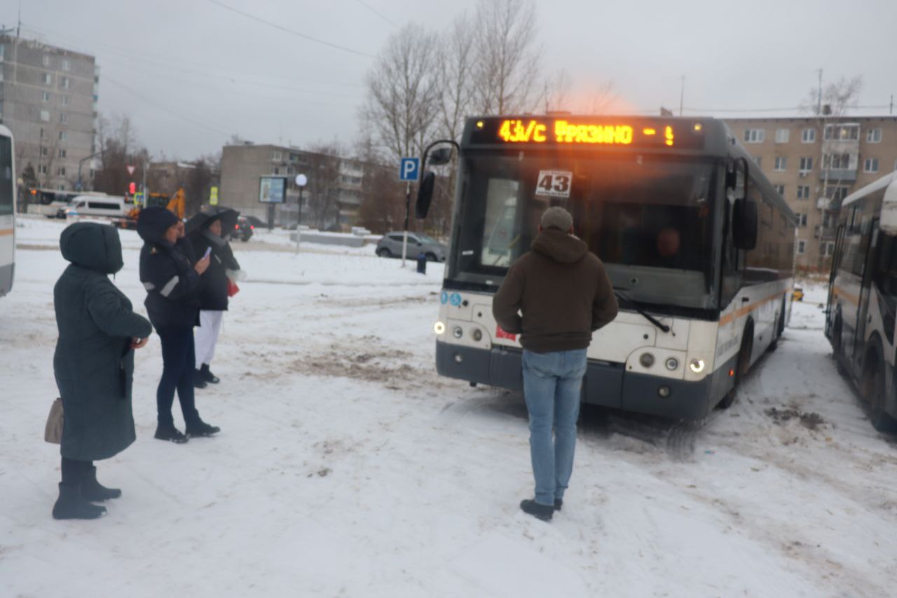 Сегодня в Наукограде проведен мониторинг санитарно-технического состояния автобусов.