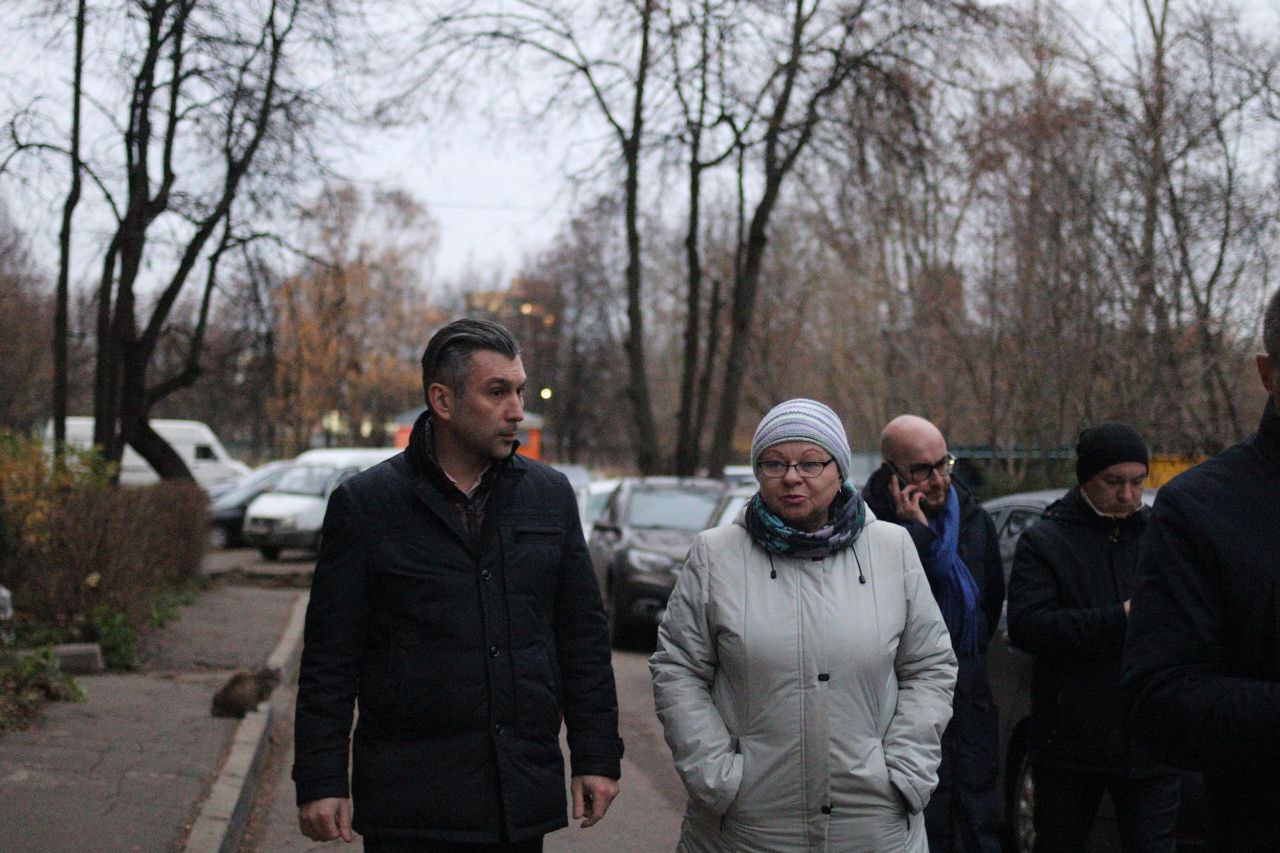 По поручению главы городского округа Фрязино Дмитрия Воробьева, его первый заместитель Нодар Бощеван провел повторную встречу с жителями дома №2а по улице Попова