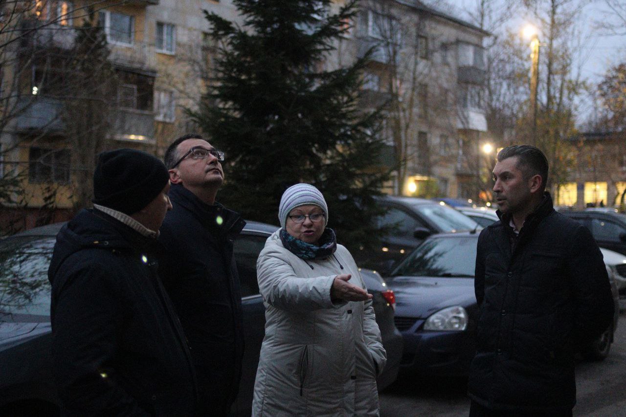По поручению главы городского округа Фрязино Дмитрия Воробьева, его первый заместитель Нодар Бощеван провел повторную встречу с жителями дома №2а по улице Попова