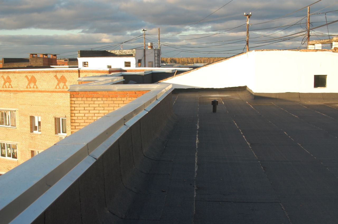 Проверка хода капитальных работ на крыше дома по проспекту Мира дом 19