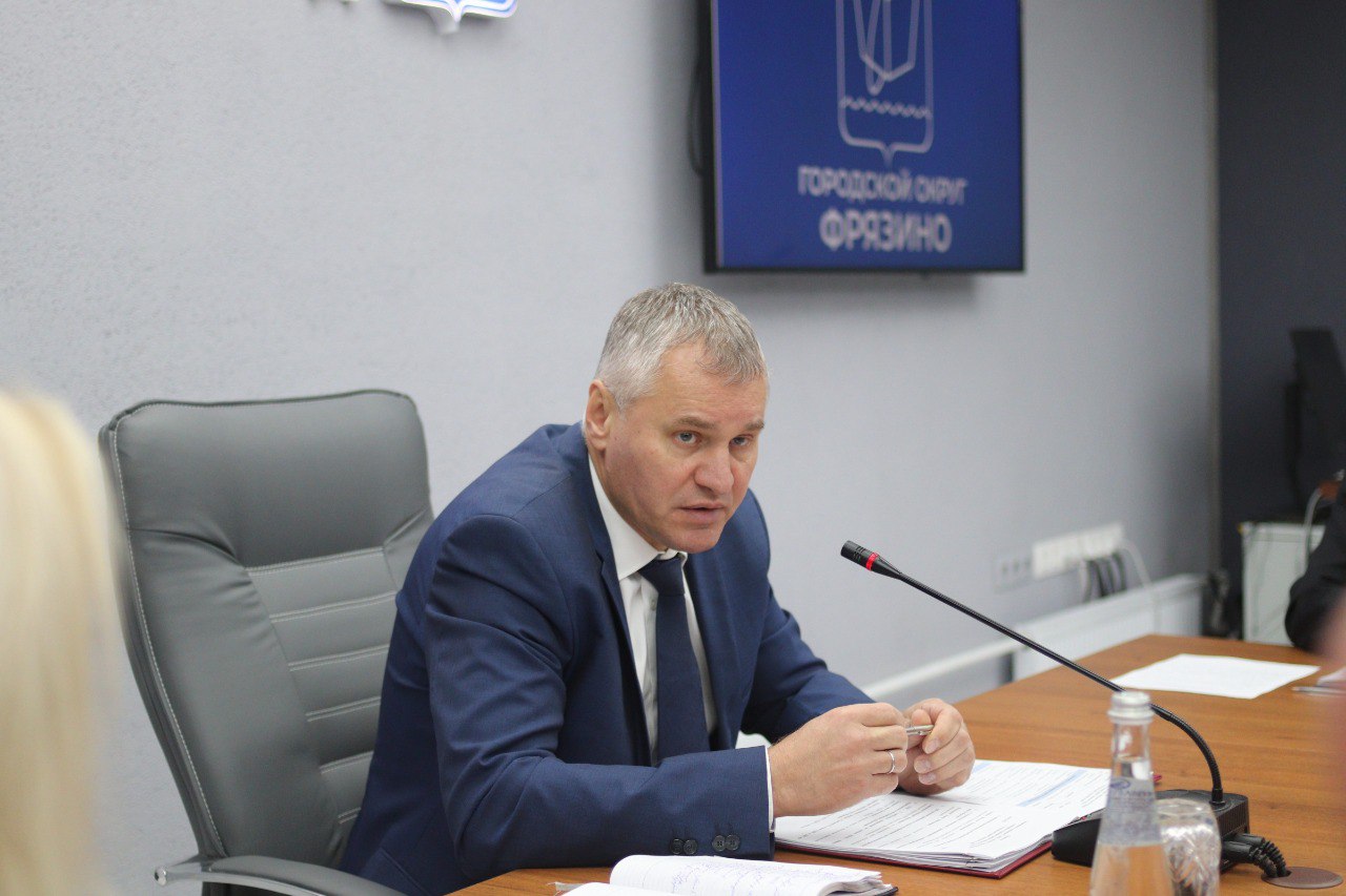 Еженедельное оперативное совещание с представителями подведомственных организаций и сотрудниками администрации