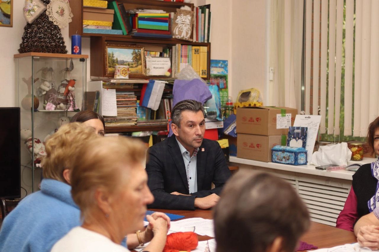 Первый заместитель главы администрации Нодар Бощеван встретился с участниками клуба «Активное долголетие»