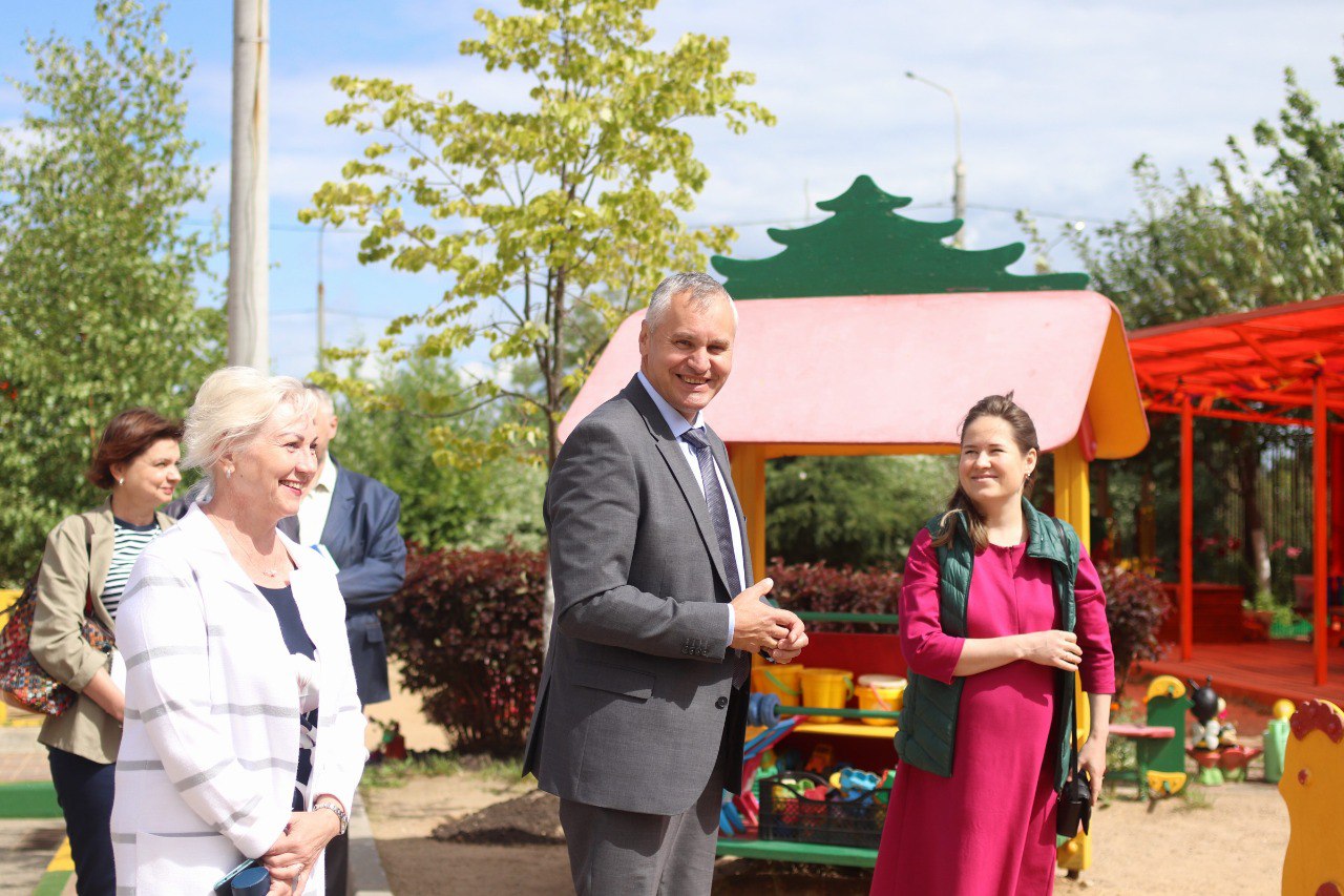 Глава городского округа Фрязино Дмитрий Воробьев поздравил воспитателей и работников детских садов с профессиональным праздником