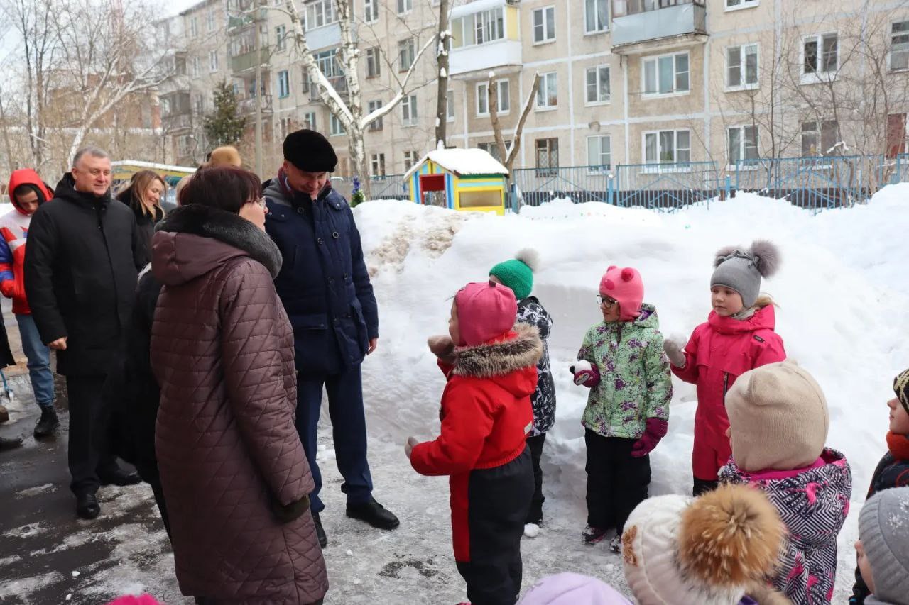 Глава городского округа Фрязино Дмитрий Воробьев поздравил воспитателей и работников детских садов с профессиональным праздником