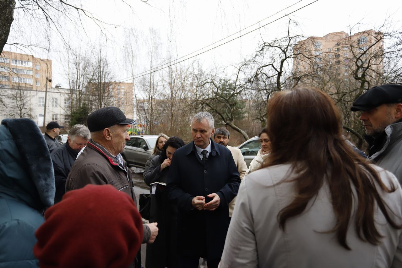 Глава городского округа Фрязино Дмитрий Воробьев встретился с жителями дома 22 по Проспекту Мира