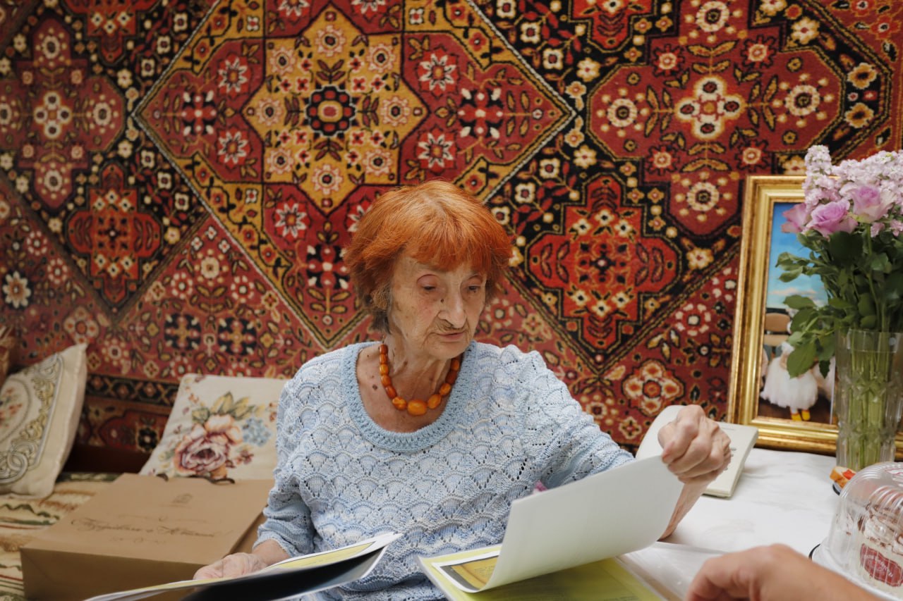 Глава городского округа Фрязино Дмитрий Воробьев поздравил с юбилеем труженицу тыла Москалеву Марию Петровну