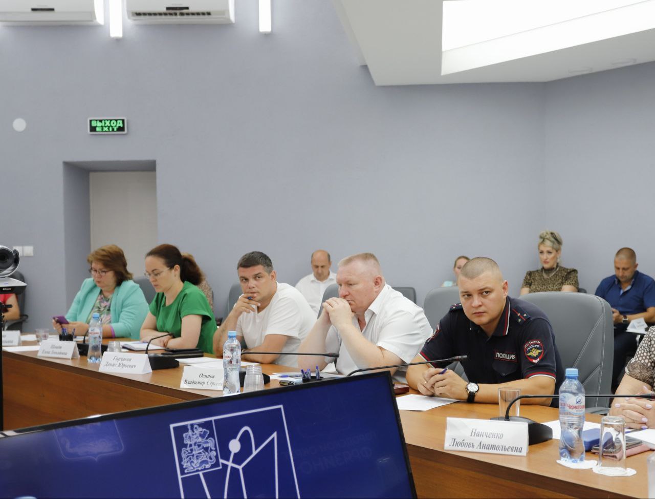 «Умные каникулы», обновление детских площадок и другие актуальные городские вопросы обсудили на еженедельном оперативном совещании