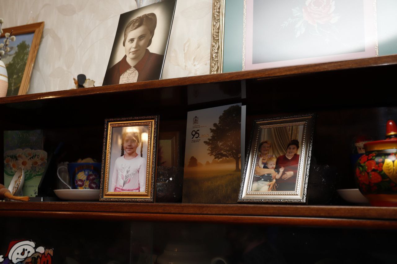 Глава городского округа Фрязино Дмитрий Воробьев поздравил ветерана Великой Отечественной войны Библиеву Анну Николаевну с наступающим Днём защитника Отечества