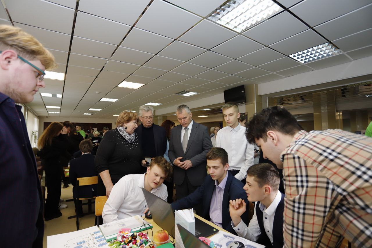 При поддержке Министерства образования Московской области во Фрязино прошел фестиваль профессий «Путь навыков»