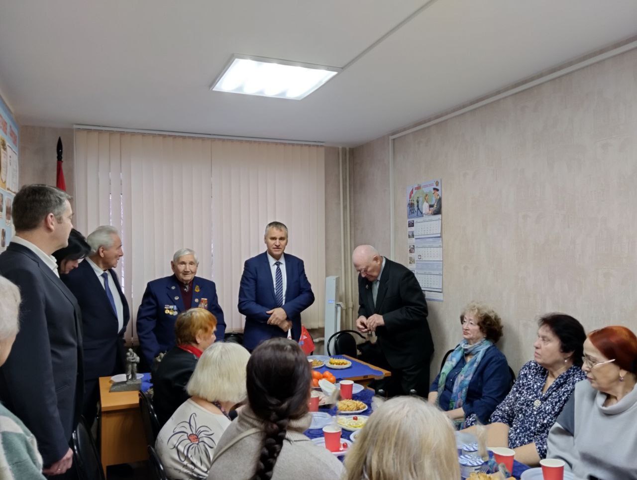 Глава городского округа Фрязино поздравил с наступающим Днём защитника Отечества участников фрязинского Совета ветеранов