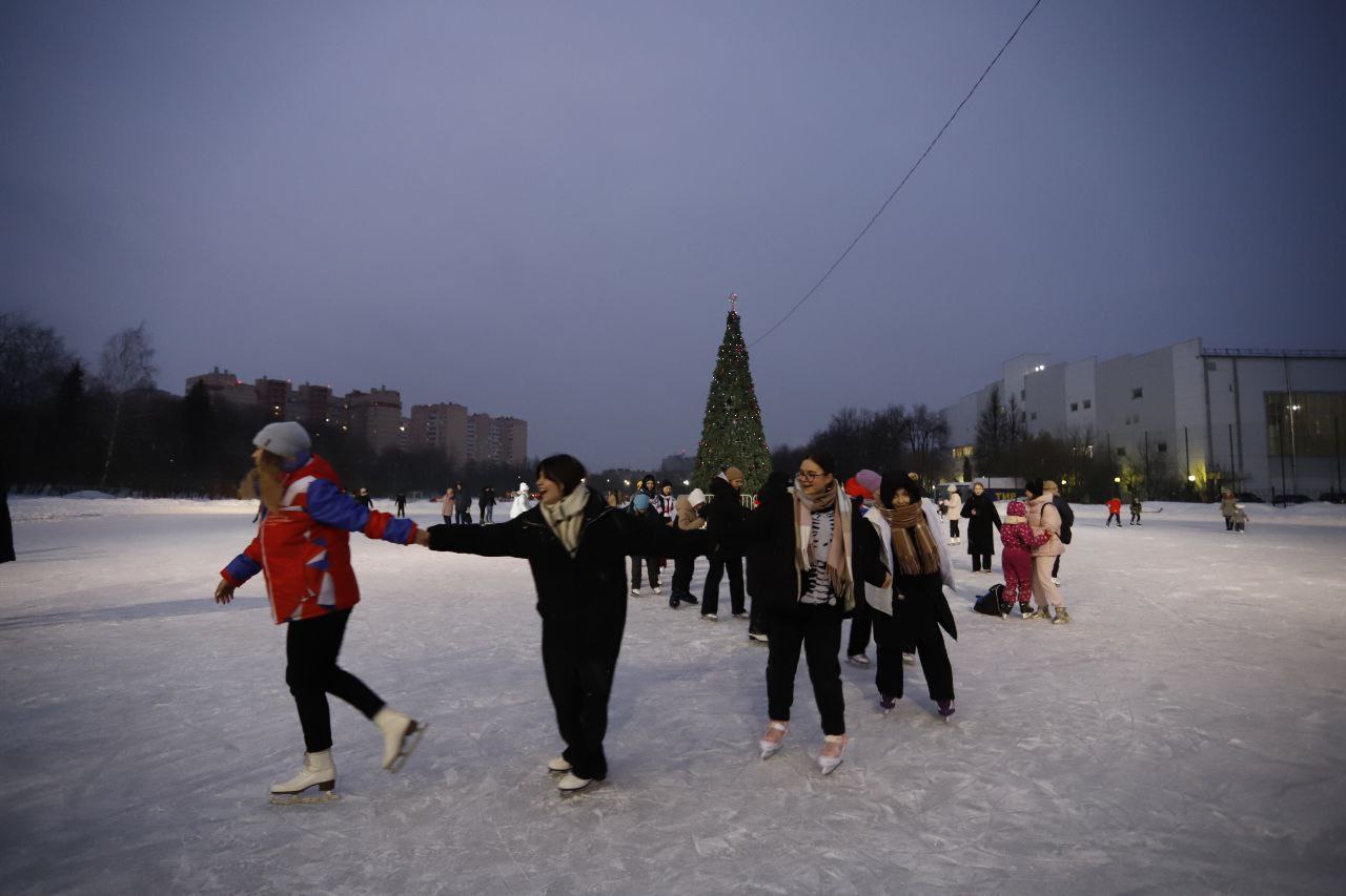 Развлекательная программа по случаю прошедшего Татьяниного дня на центральном городском катке