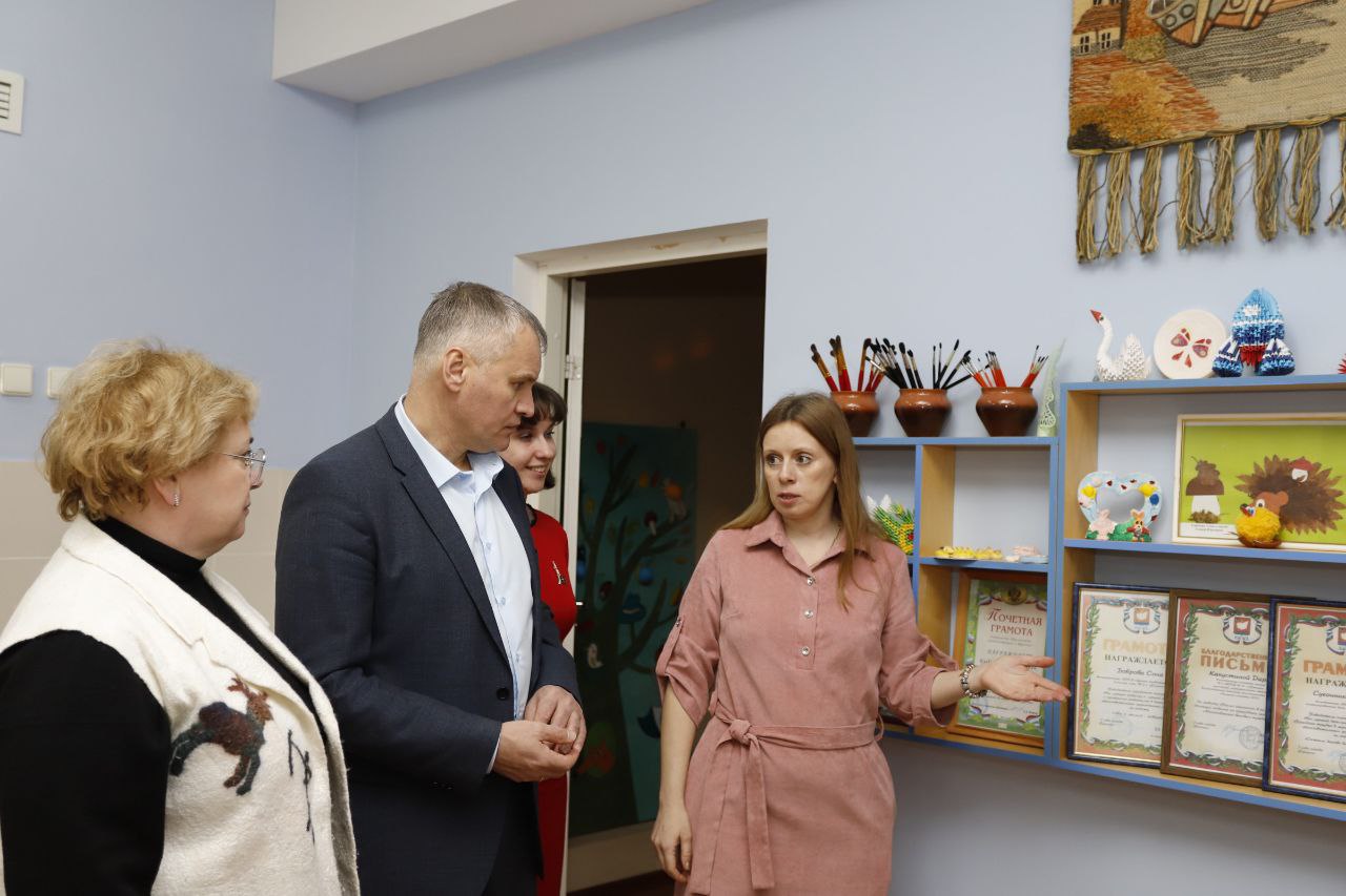 Глава городского округа Фрязино Дмитрий Воробьев встретился с коллективом дошкольного отделения МБОО «Лицей» (ранее – детский сад №12)