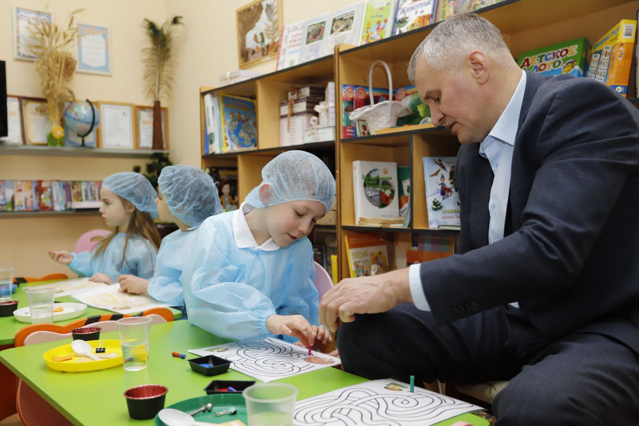 Глава городского округа Фрязино Дмитрий Воробьев встретился с коллективом дошкольного отделения МБОО «Лицей» (ранее – детский сад №12)