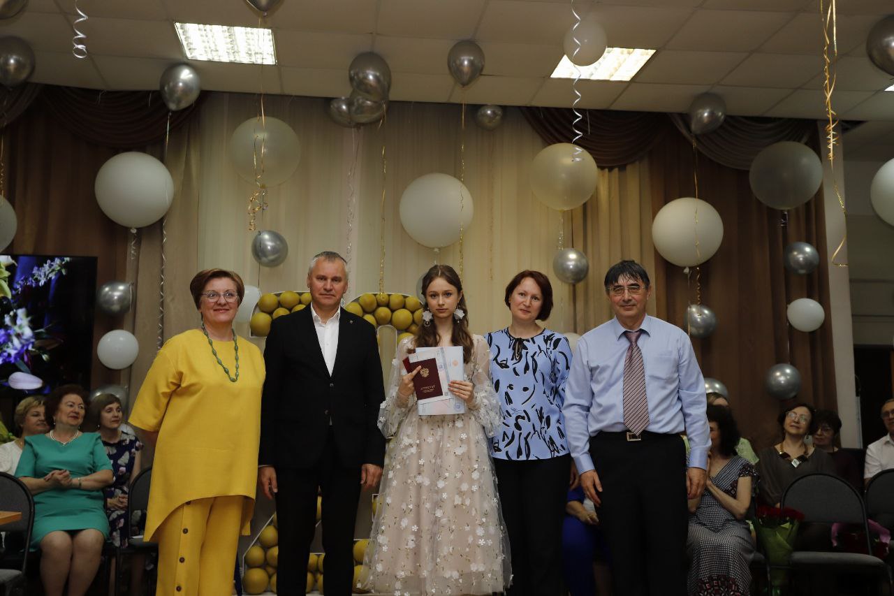 В Наукограде завершилась череда выпускных вечеров