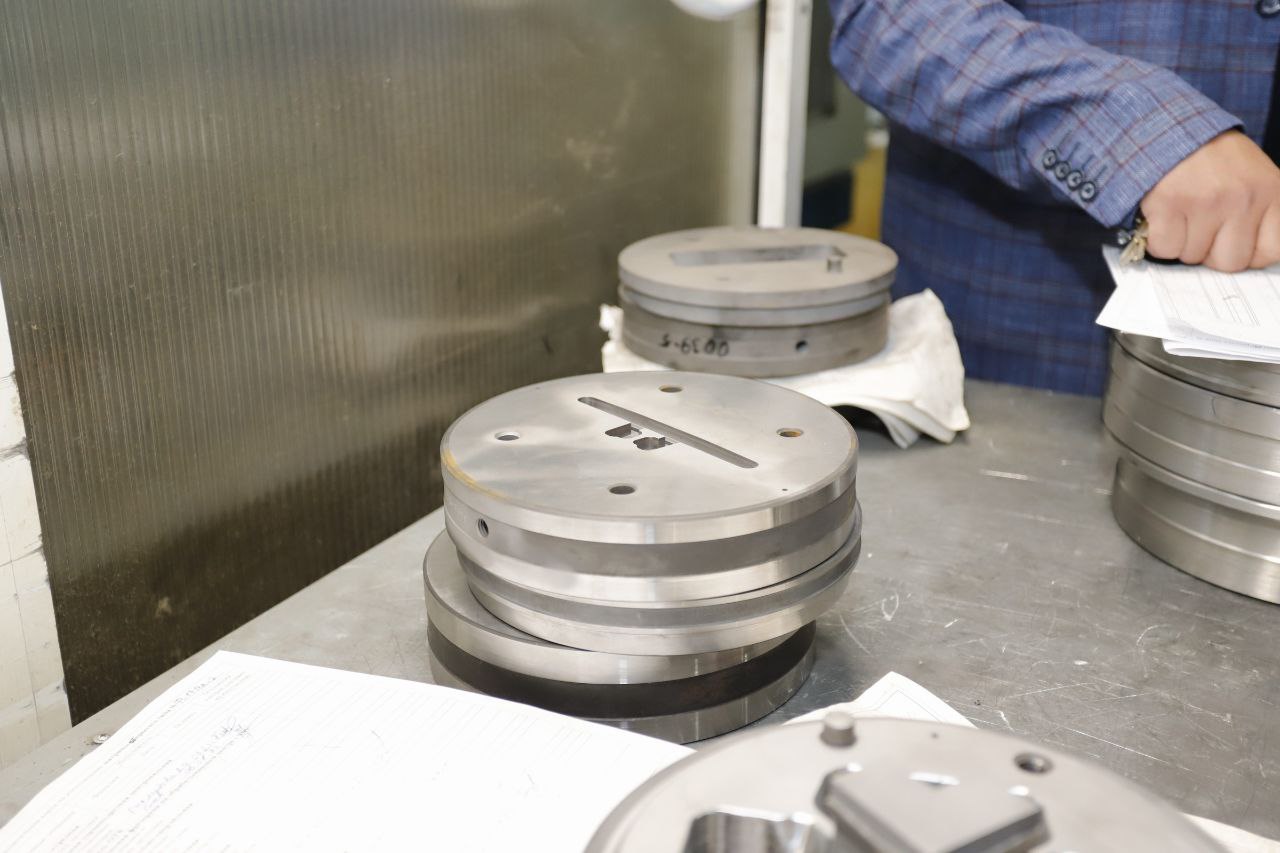 Фрязинскому экспериментальному заводу - 55 лет!