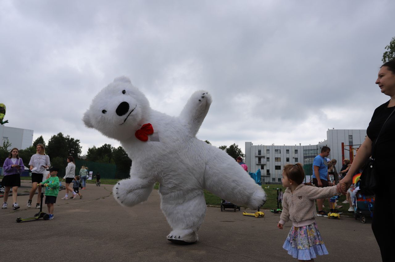 На стадионе спортивной школы «Олимп» прошел праздничный Фестиваль семьи, любви и верности💕