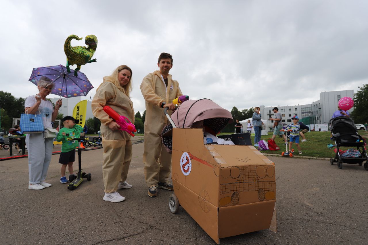 На стадионе спортивной школы «Олимп» прошел праздничный Фестиваль семьи, любви и верности💕