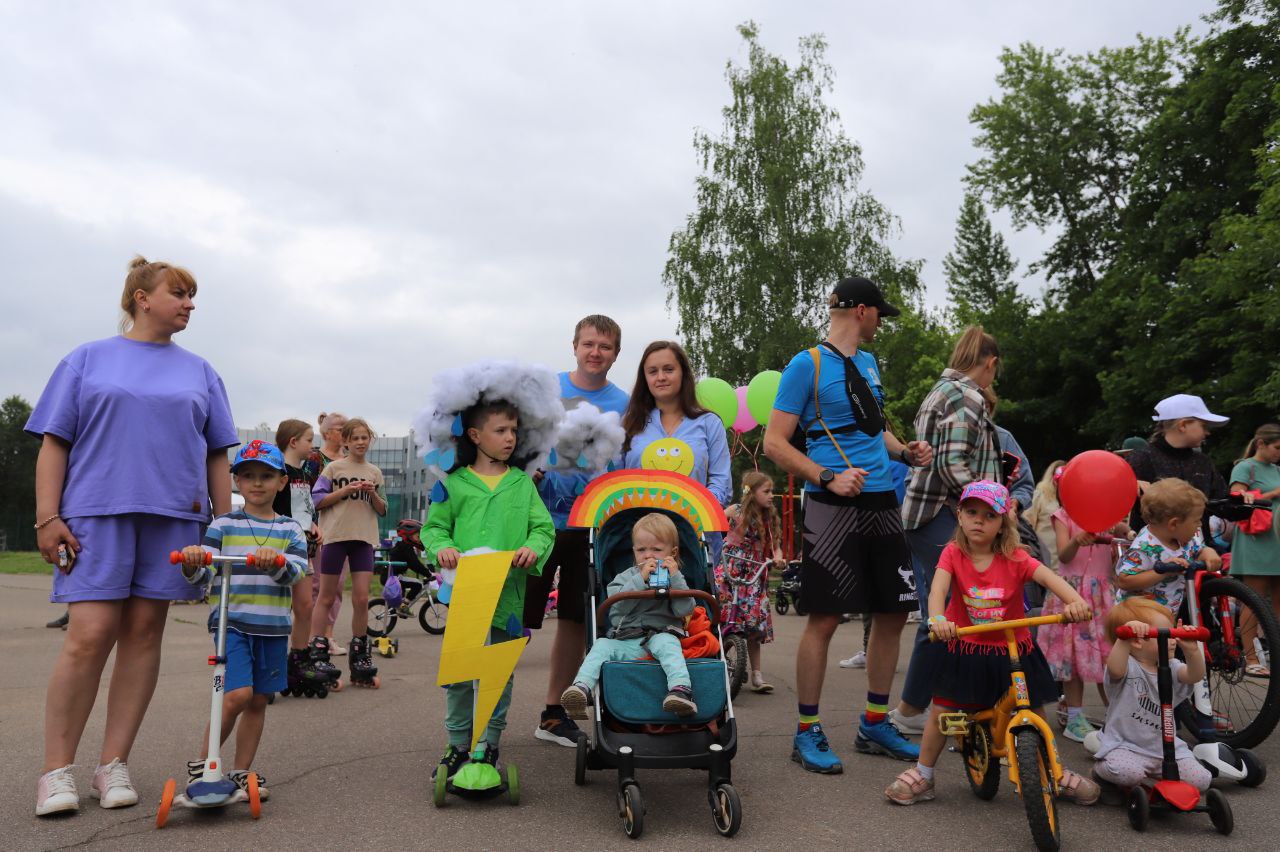 На стадионе спортивной школы «Олимп» прошел праздничный Фестиваль семьи, любви и верности💕