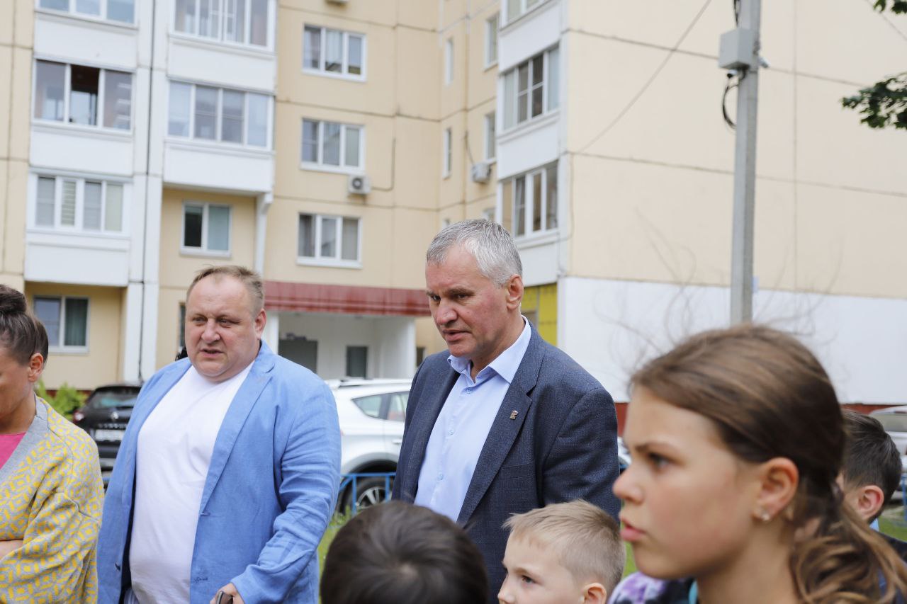 Глава городского округа Фрязино Дмитрий Воробьев повторно встретился с жителями дома 2 по улице Горького