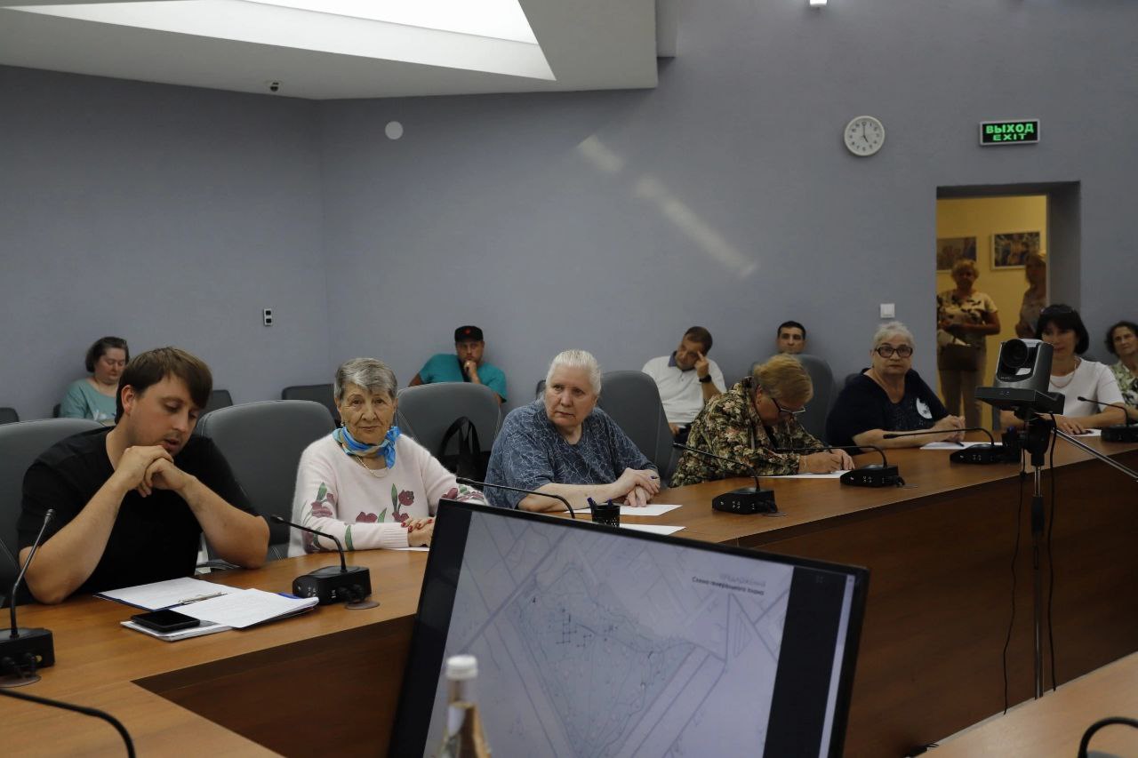 Первый заместитель главы городского округа Фрязино Нодар Бощеван встретился со старшими по домам