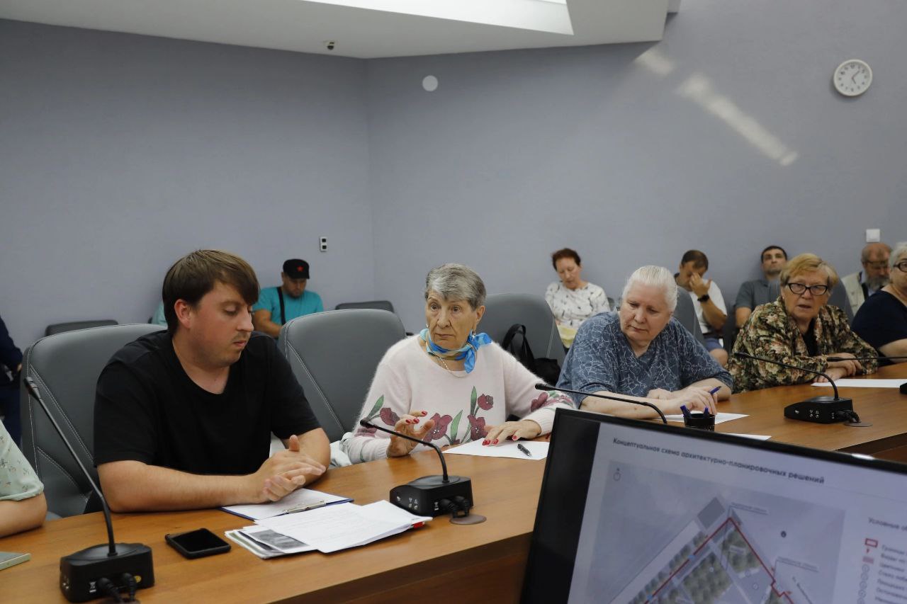 Первый заместитель главы городского округа Фрязино Нодар Бощеван встретился со старшими по домам