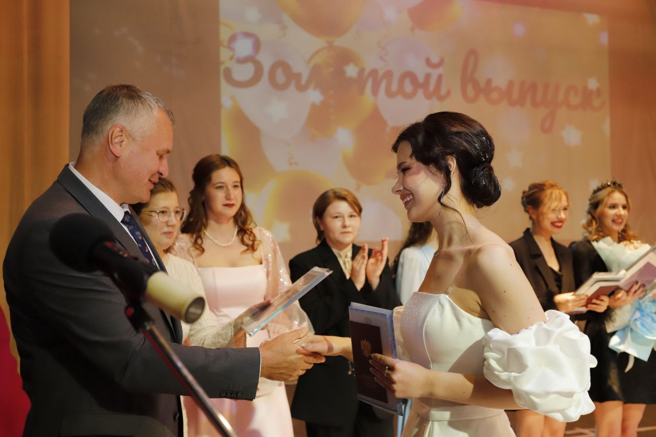 Выпускные балы прошли для учащихся школ №1 и №5