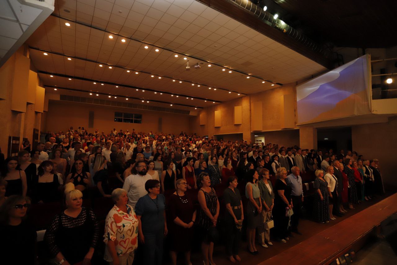 Выпускные балы прошли для учащихся школ №1 и №5