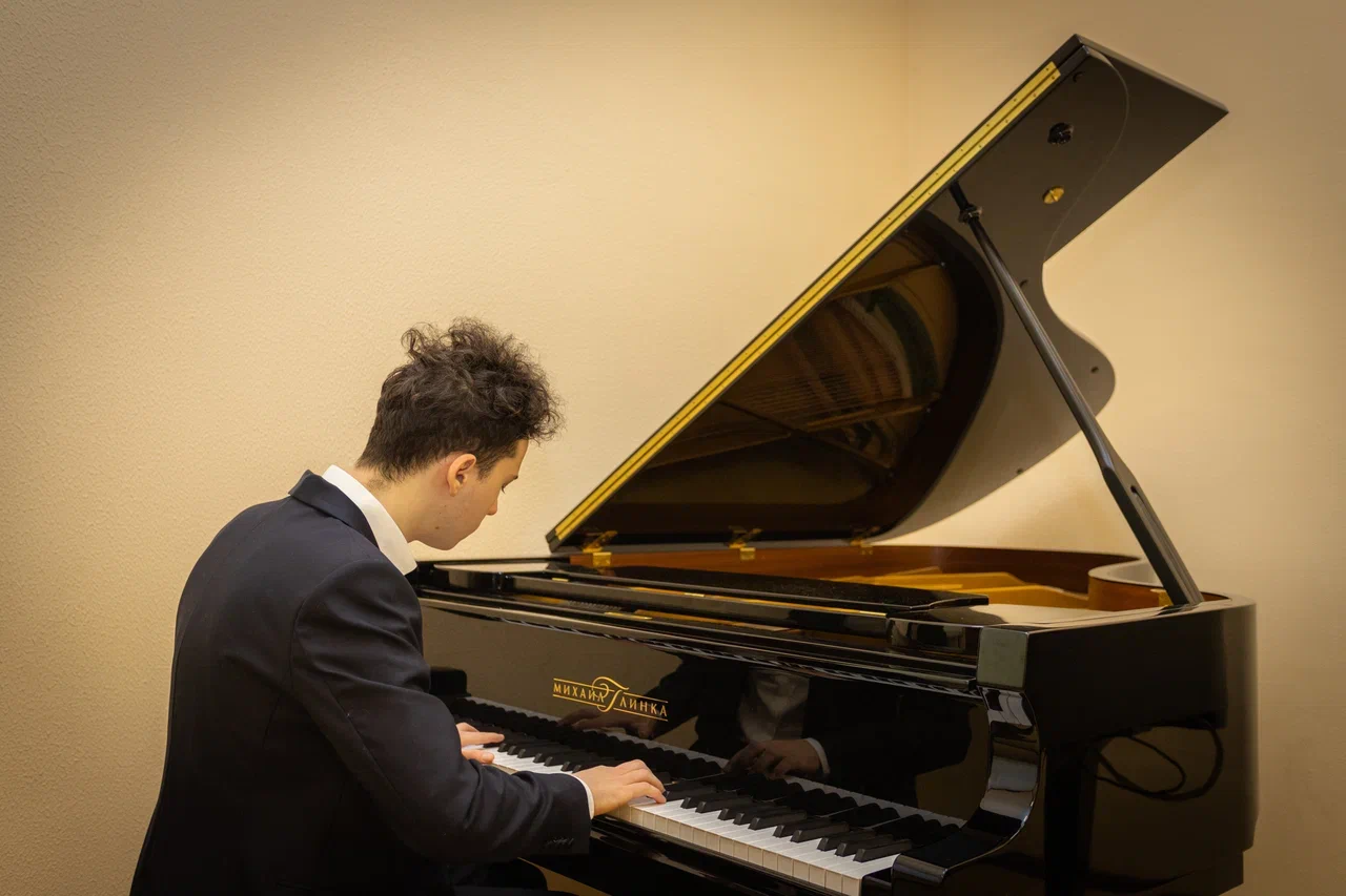 «Газпромнефть-смазочные материалы» начала монтаж акустического оборудования на концертной площадке школы искусств города Фрязино