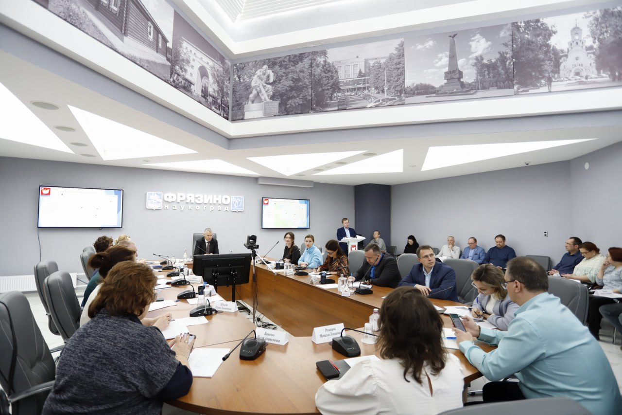 Еженедельное оперативное совещание с руководителями ведомств, городских служб и ресурсоснабжающих организаций