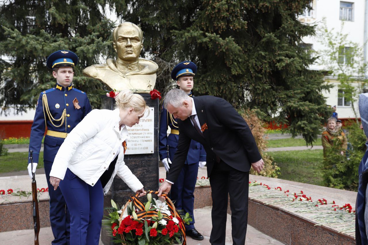 Склонили головы у памятных мест Наукограда