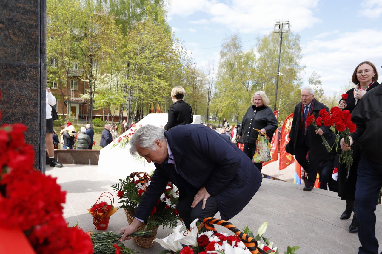 Склонили головы у памятных мест Наукограда