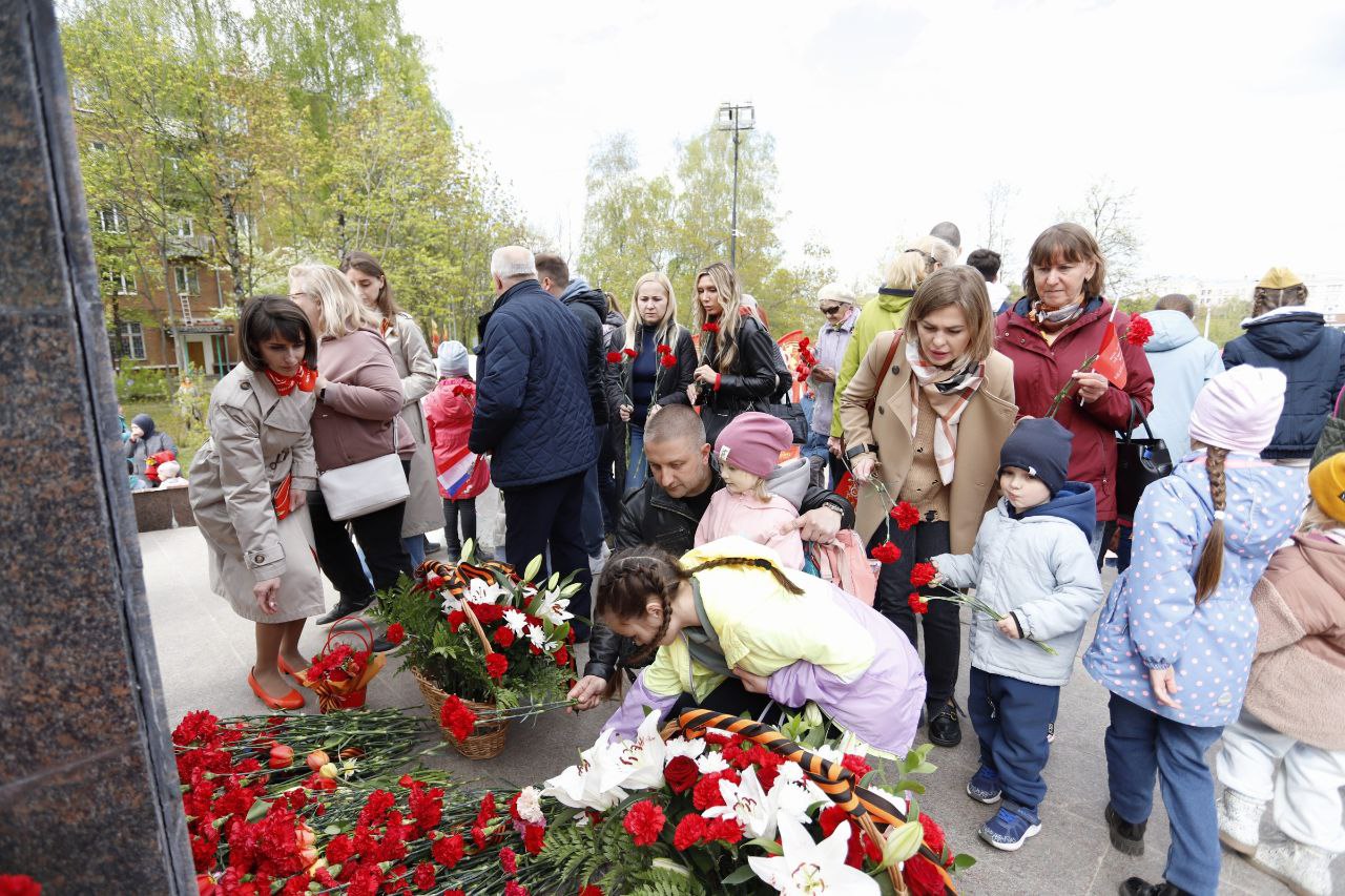 Склонили головы у памятных мест Наукограда