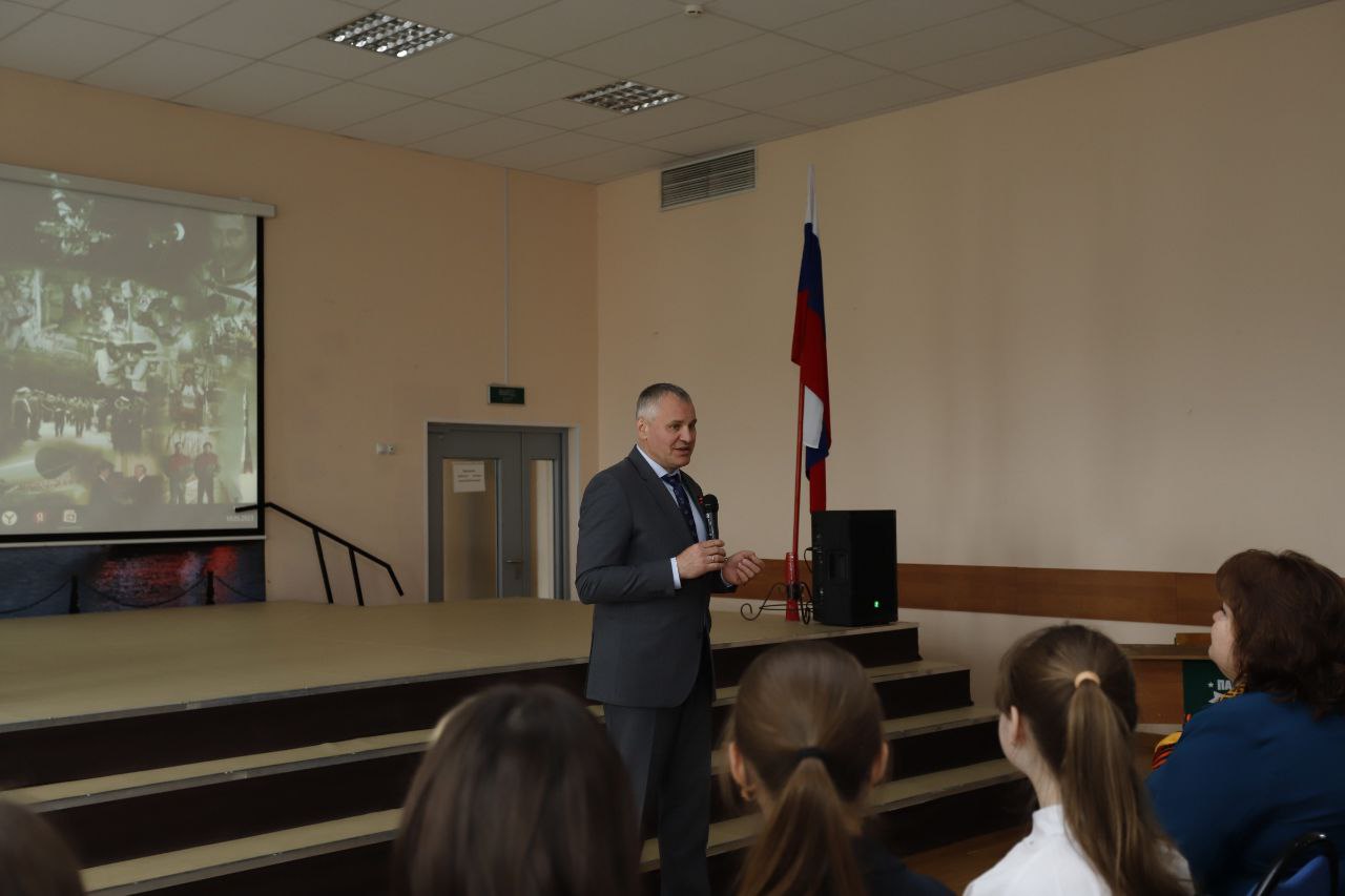 ОПИСАНИЕ_КАРТИНКИ