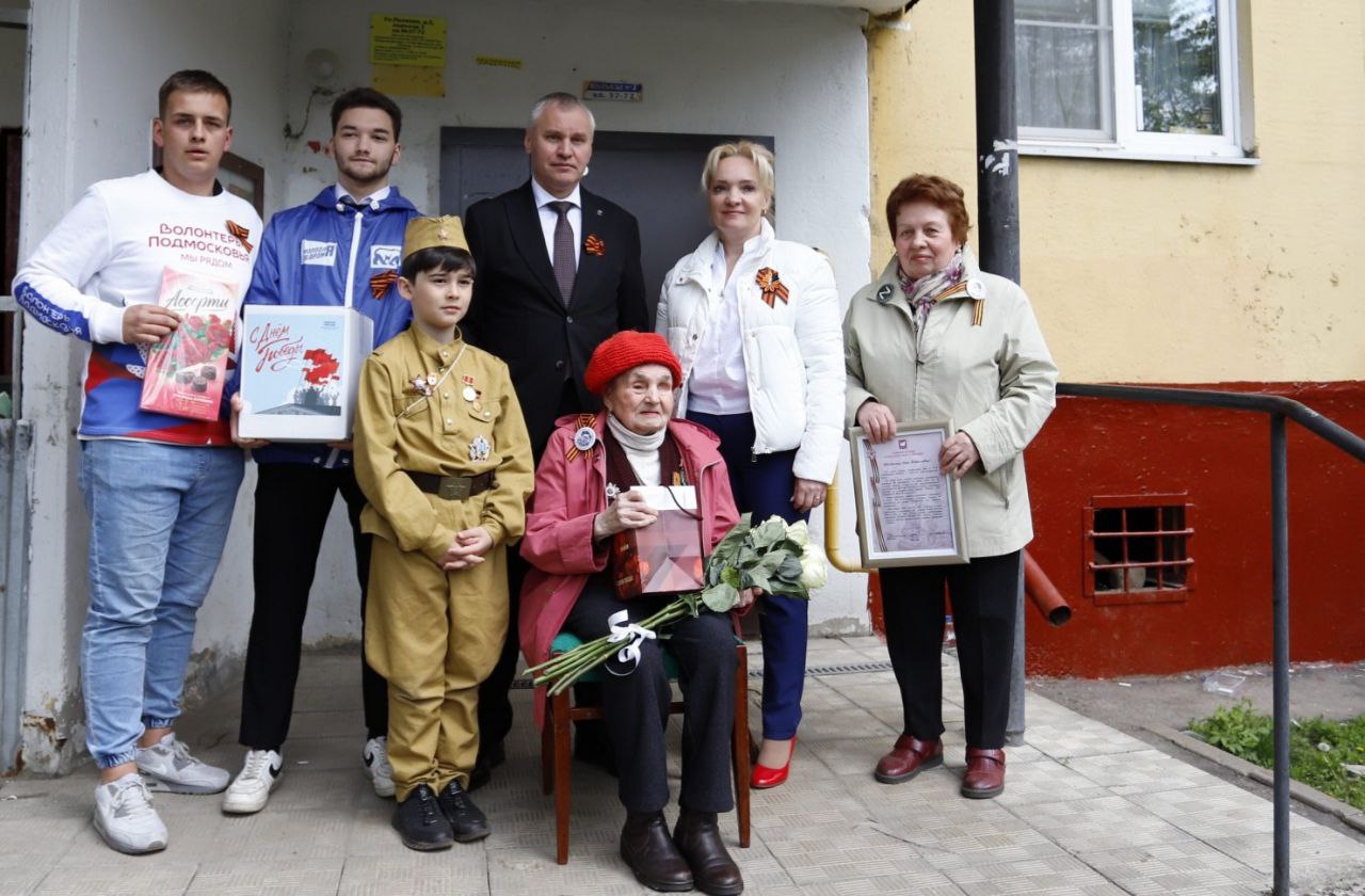 9 мая Праздничное утро ветеранов Великой Отечественной войны во Фрязино началось с музыки