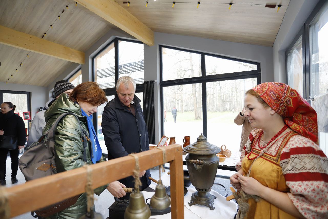 Народными гуляниями отпраздновали День народного единства во Фрязино 👨👩👦