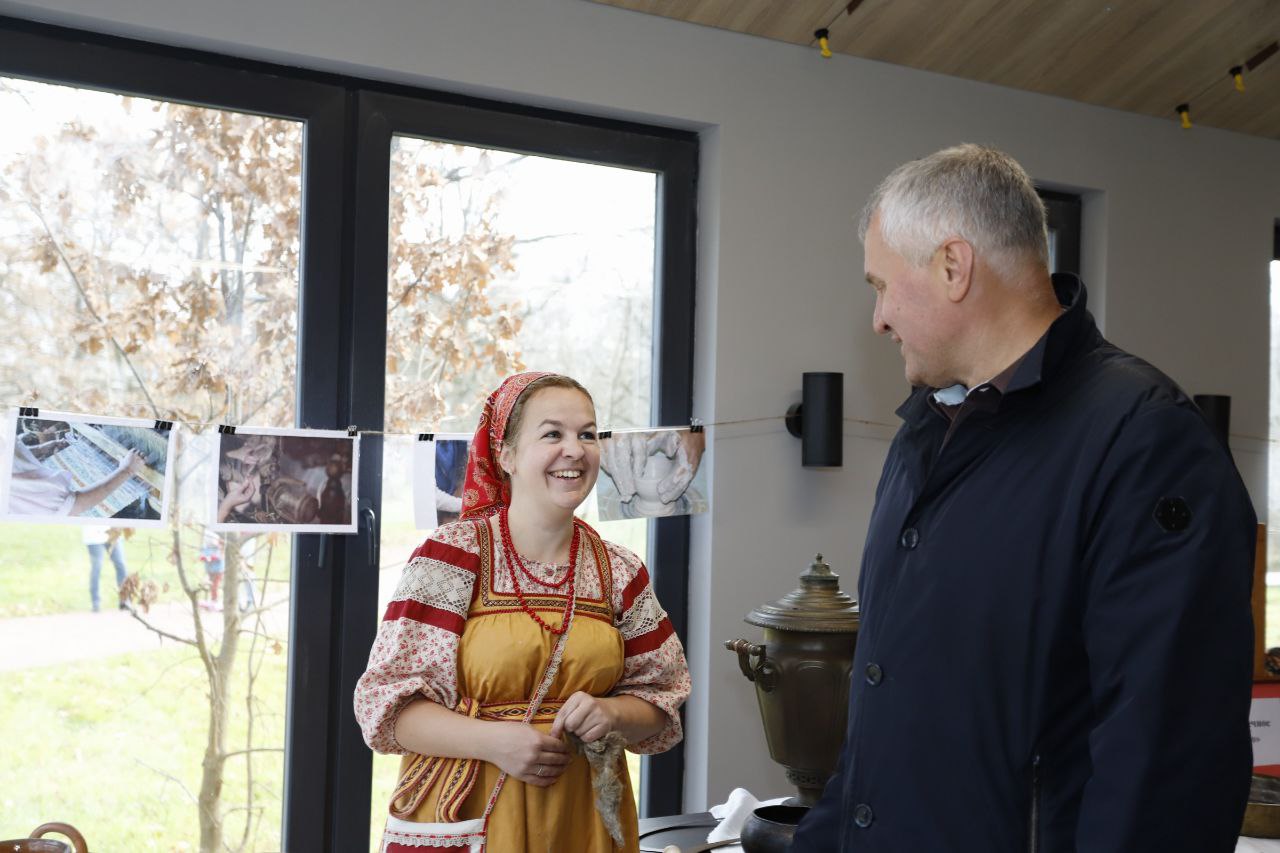 Народными гуляниями отпраздновали День народного единства во Фрязино 👨👩👦