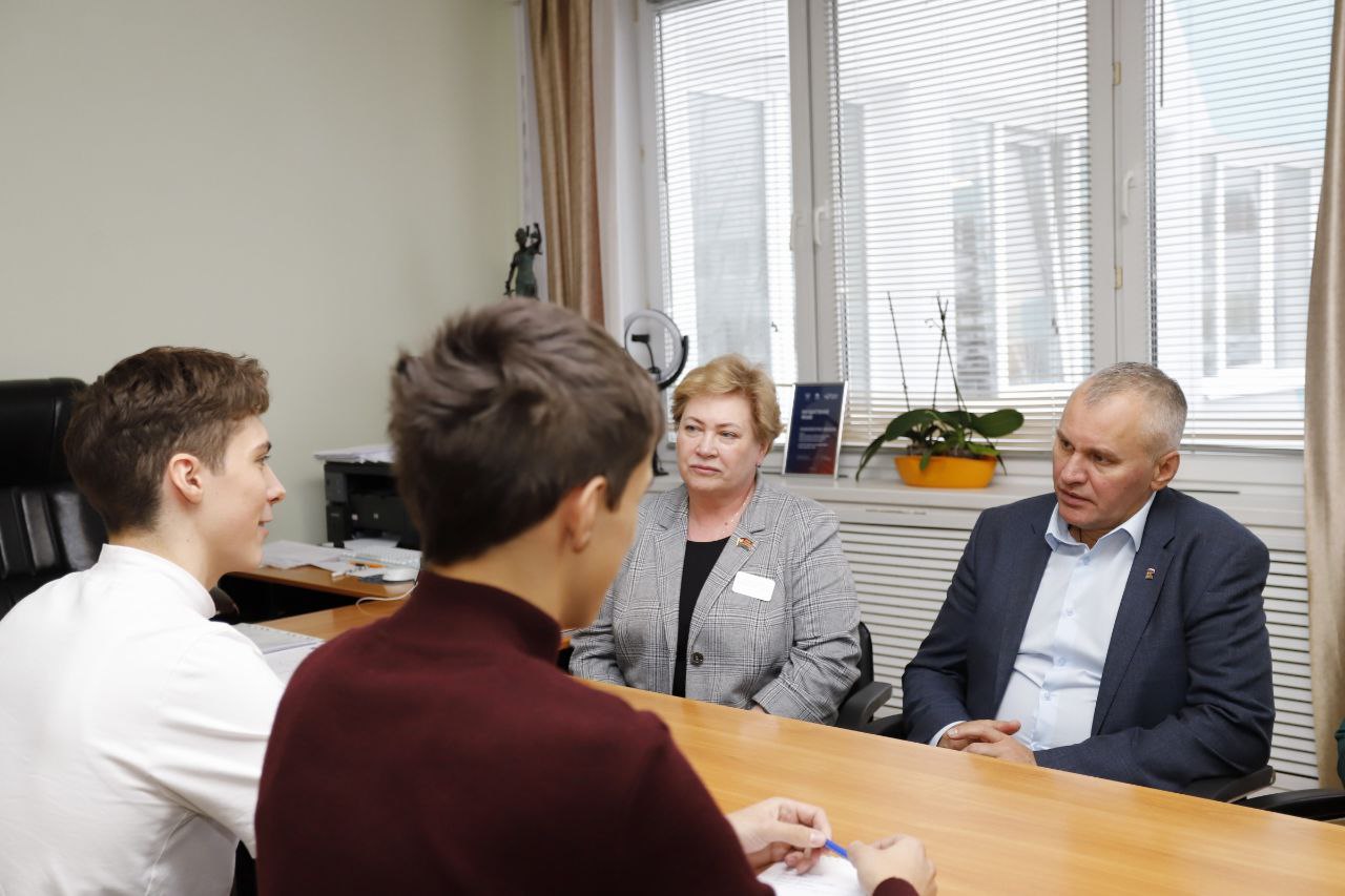 Глава городского округа Фрязино Дмитрий Воробьев встретился с талантливыми ребятами из 11 класса нашего лицея имени Героя Советского Союза Б.Н. Еряшева