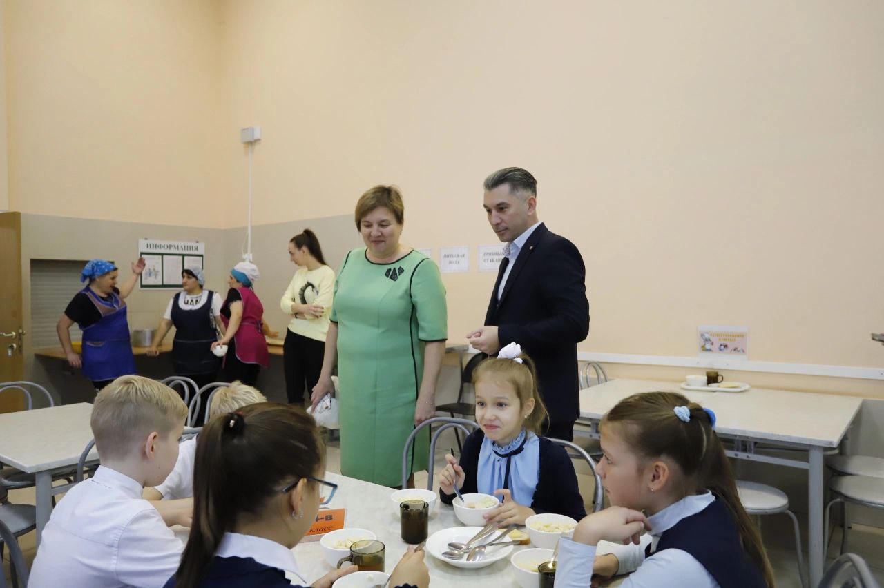 В школе №3 проверили качество горячего питания