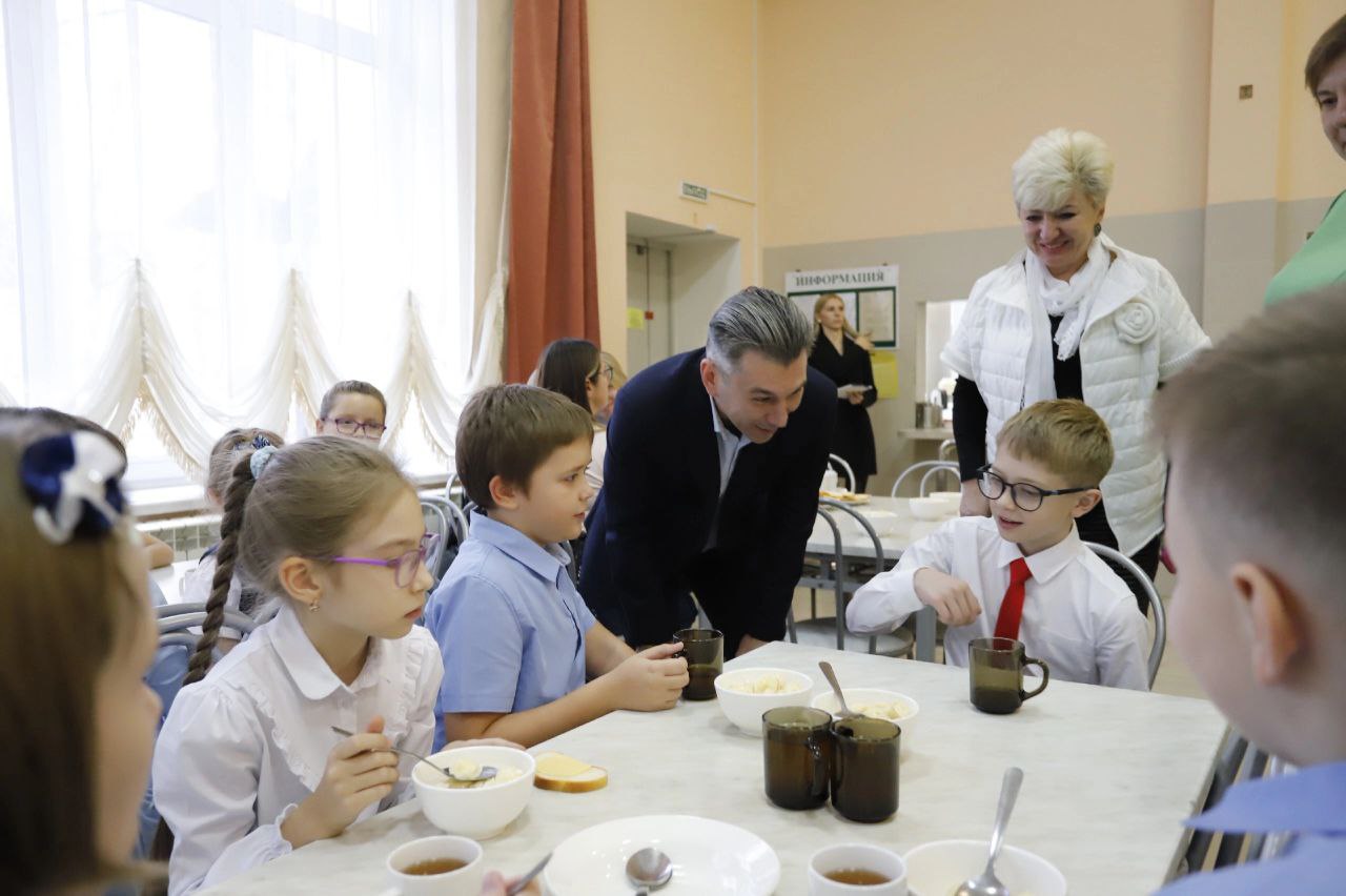 В школе №3 проверили качество горячего питания