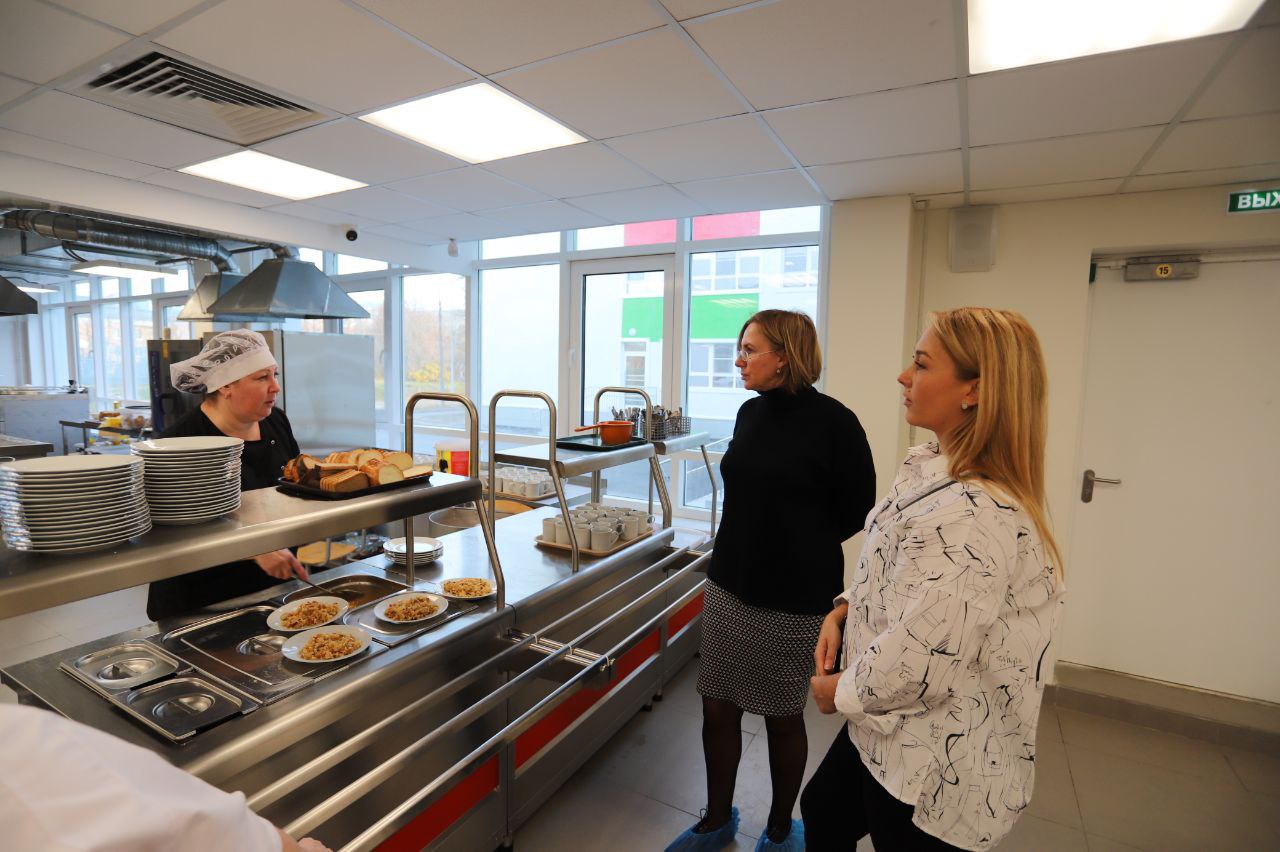 В школе №1 проверили качество горячего питания