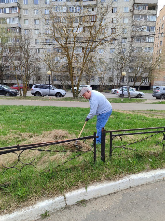 Во Фрязино коллектив автобусной станции привел в порядок наружные вывески, фасады, окна и двери здания станции, покрасили металлоконструкции и бордюр