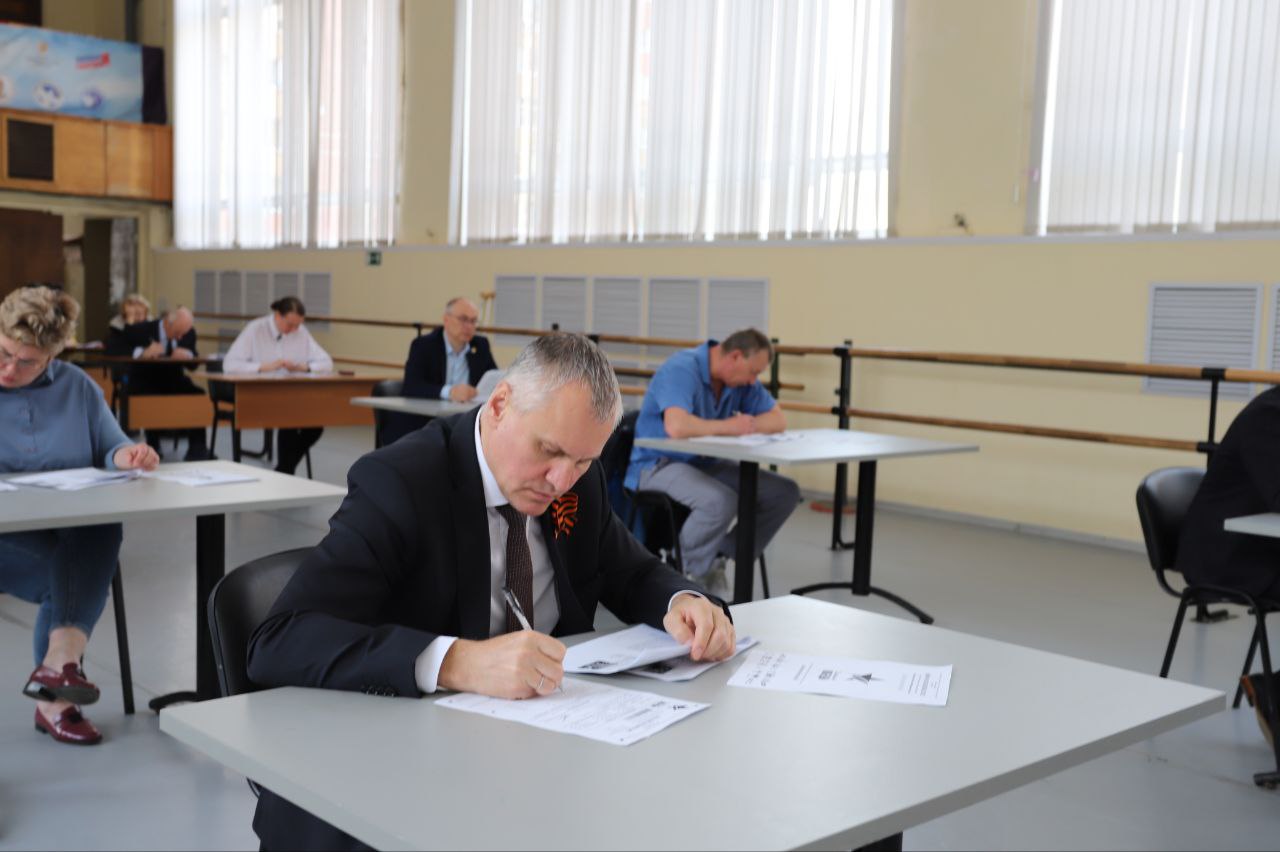 Череду городских мероприятий, посвященных 9 мая, открыла международная патриотическая акция «Диктант Победы»