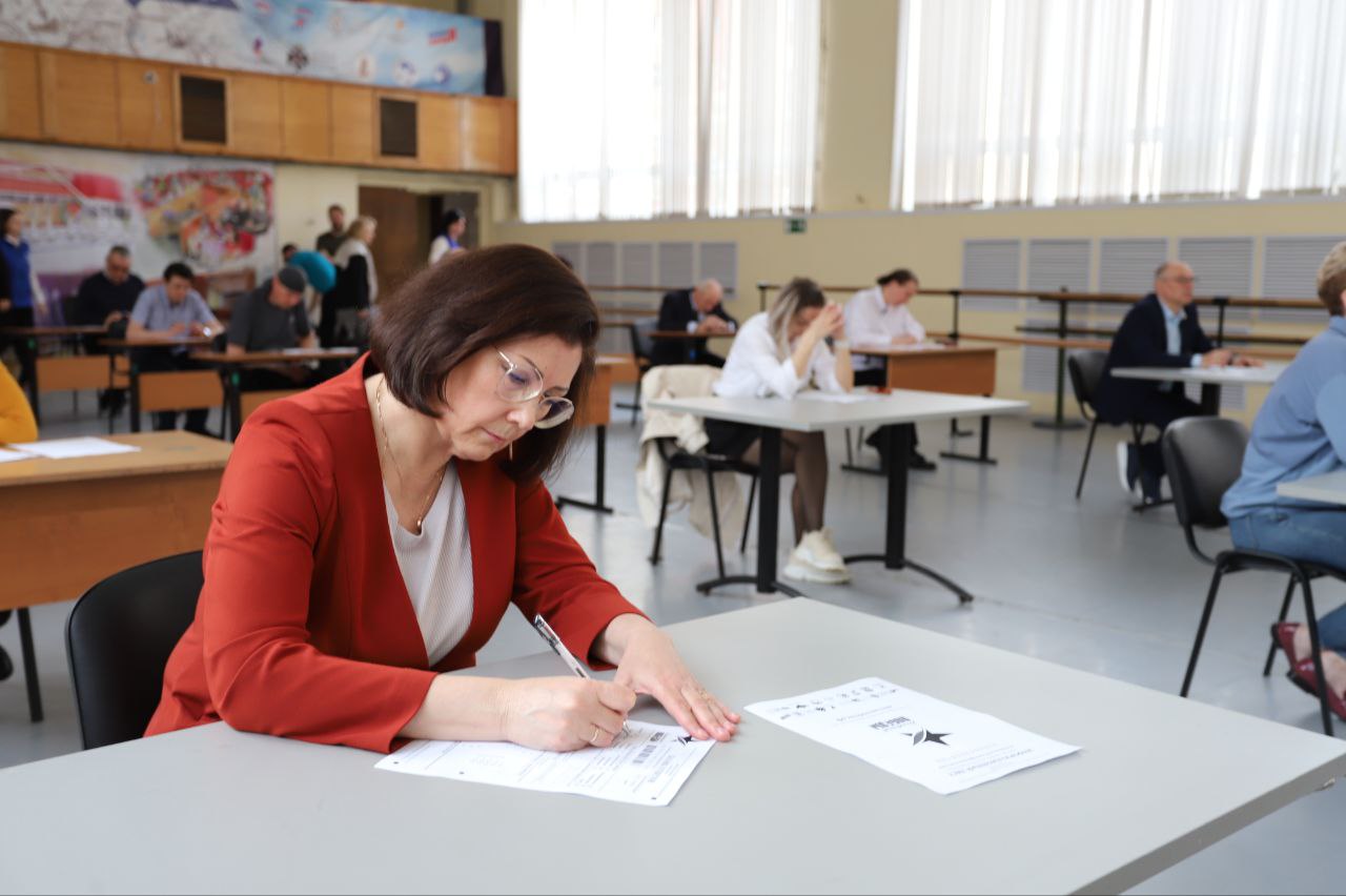 Череду городских мероприятий, посвященных 9 мая, открыла международная патриотическая акция «Диктант Победы»