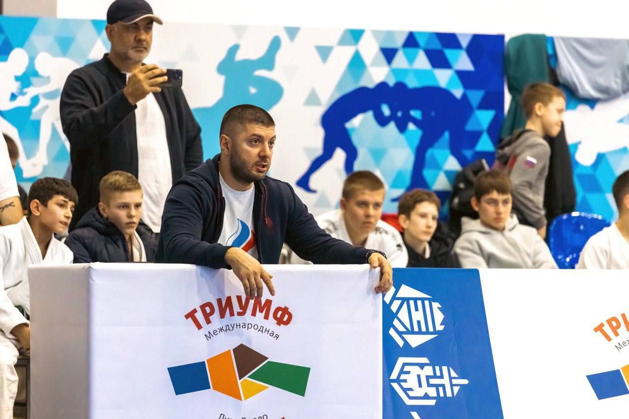 Команда дзюдоистов фрязинской спортивной школы «Олимп» не оставила шансов конкурентам, одержав победы над всеми командами центрального дивизиона