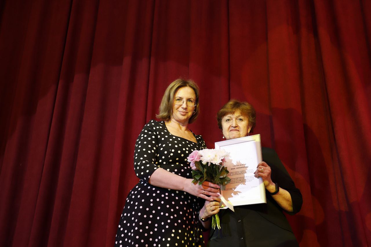 Заместитель главы городского округа Фрязино Юлия Шувалова поздравила работников культуры с прошедшим профессиональным праздником