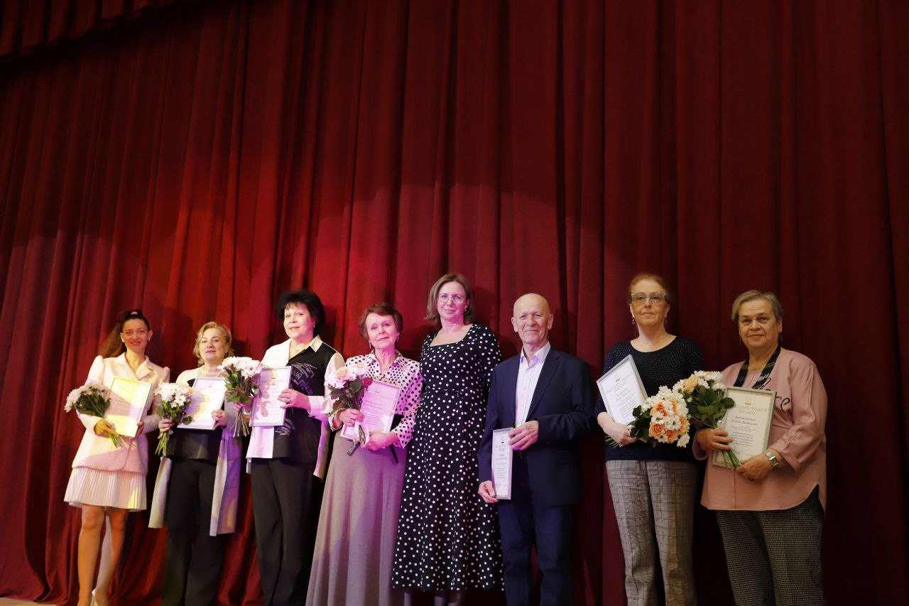 Заместитель главы городского округа Фрязино Юлия Шувалова поздравила работников культуры с прошедшим профессиональным праздником